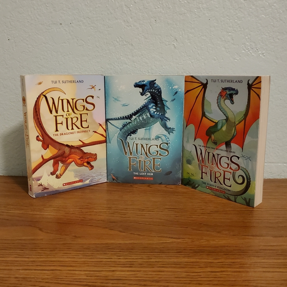Bundle of 3 Scholastics "Wings of Fire" books. In very good used condition.
